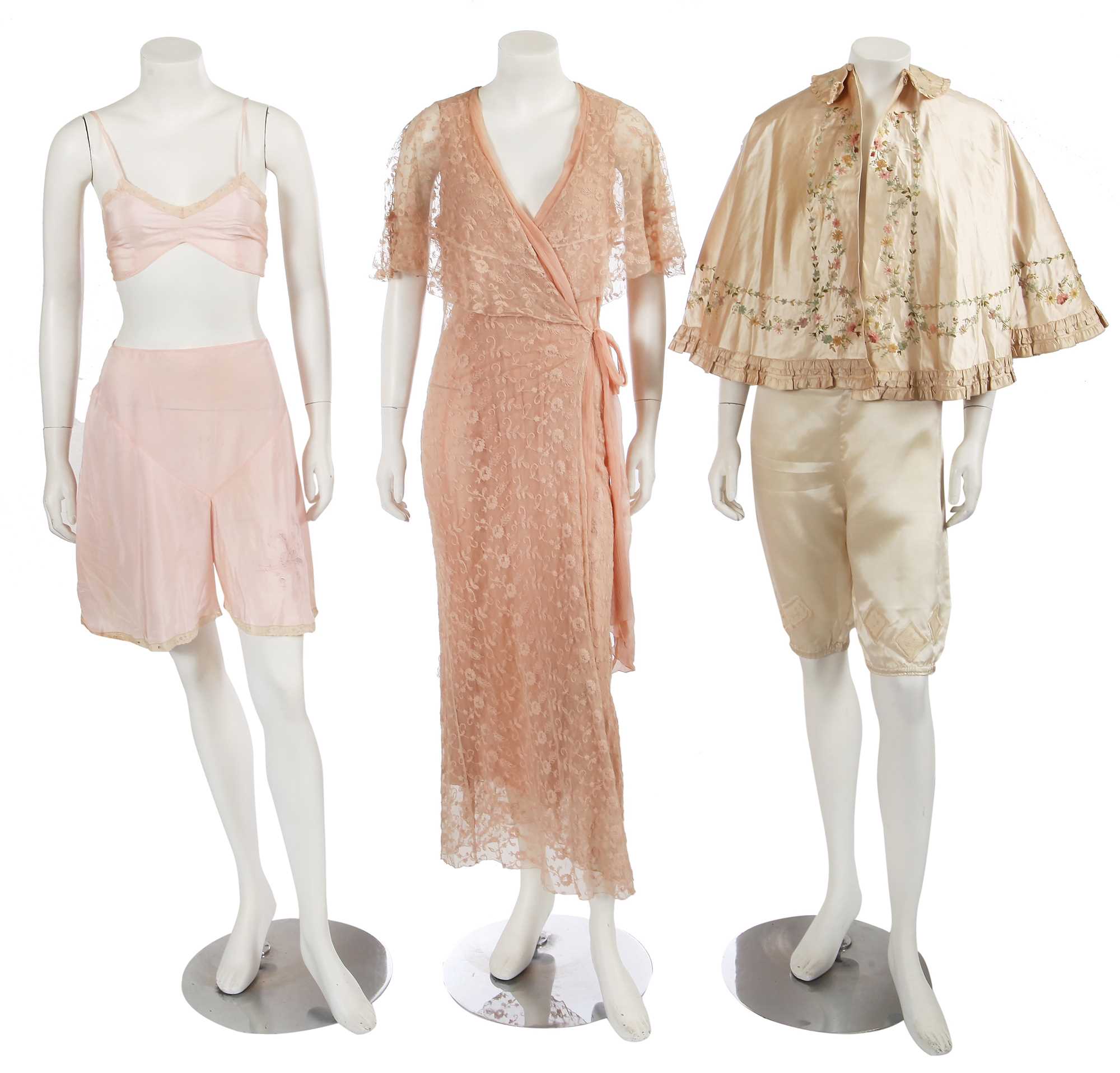 Lot 621 - A group of lingerie and nightwear, 1920s-1930s