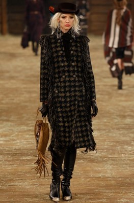 Lot 18 - A fine Chanel by Karl Lagerfeld painted bouclé wool double-breasted coat, 'Paris-Dallas' collection, Métiers d'Art, Pre-Fall 2014