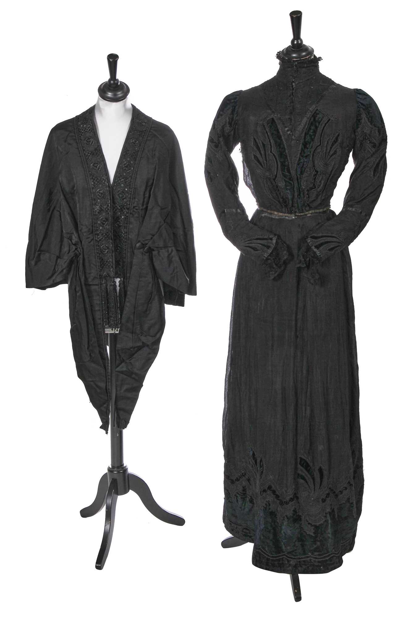 Lot 639 - A group of women's clothing, mainly circa 1910