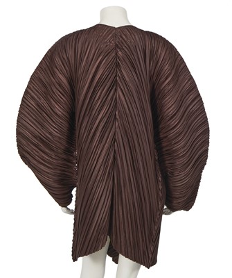 Lot 288 - An Issey Miyake brown pleated polyester coat, Spring-Summer 1995