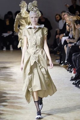 Lot 280 - A Junya Watanabe/Comme des Garçons khaki cotton dress, Spring-Summer 2007