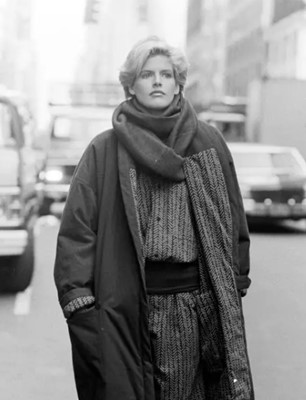 Lot 293 - An Issey Miyake unisex reversible quilted cotton coat, Autumn-Winter 1985-86