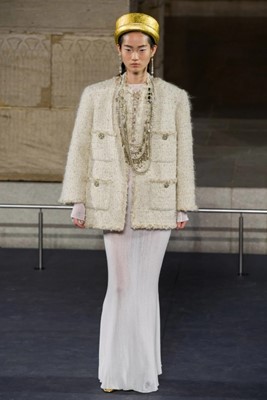Lot 5 - A Chanel by Karl Lagerfeld ivory wool bouclé tweed jacket, 'Egyptomania' collection, Métiers d'Art, Pre-Fall 2019