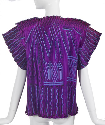 Lot 323 - A Zandra Rhodes printed pleated satin jacket, 'Mexican' collection, Autumm-Winter 1976-77