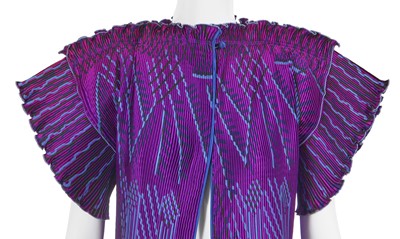 Lot 323 - A Zandra Rhodes printed pleated satin jacket, 'Mexican' collection, Autumm-Winter 1976-77