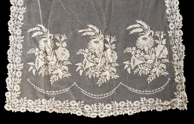 Lot 512 - A Honiton bobbin appliqué stole and two bonnet...