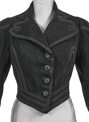 Lot 807 - A group of late Victorian/Edwardian clothing and accessories