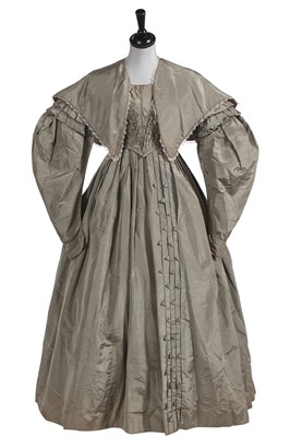 Lot 868 - A Quaker wedding dress and fichu of grey silk, late 1830s