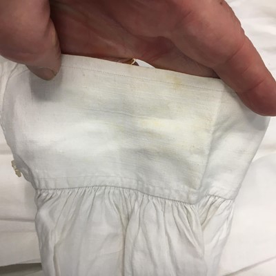 Lot 176 - A gentleman's linen shirt, circa 1800