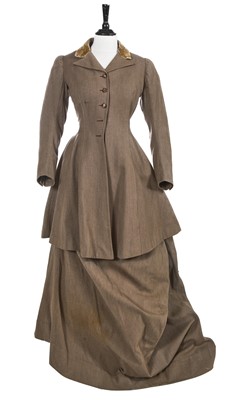 Lot 792 - A brown tweed side-saddle riding habit, 1900-1910