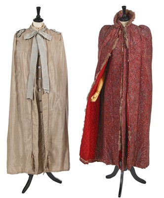 Lot 817 - A woven Paisley wool cape/visite circa 1890