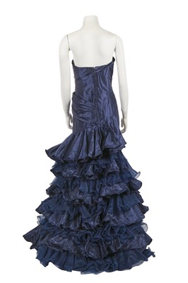 Lot 332 - An Oscar de la Renta blue silk evening gown, resort 2011