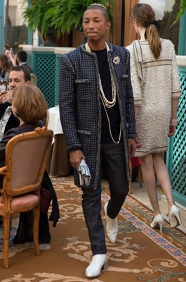 Lot 1 - A fine Chanel by Karl Lagerfeld fantasy tweed checked coat, 'Paris Cosmopolite' collection, Metiers d'Art, Pre-Fall 2017