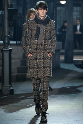 Lot 3 - A Chanel by Karl Lagerfeld tweed jacket in autumnal shades, 'Paris-Rome' collection, Métiers d'Art, Pre-Fall 2016