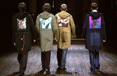 Lot 18 - A rare Raf Simons men's hand-painted beige cotton drill parka, 'Closer' collection, Autumn-Winter 2003-04