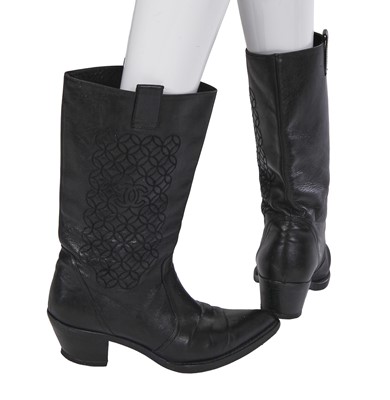 Lot 18 - A Chanel by Karl Lagerfeld knitted alpaca-blend ensemble, 'Paris-Dallas' collection, Métiers d'Art, Pre-Fall 2014