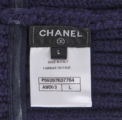 Lot 189 - A pair of Chanel by Karl Lagerfeld blue wool-cashmere blend cable knit leg warmers, 'Paris-Hamburg' collection, Métiers d'Art, Pre-Fall 2018