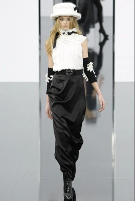 Lot 207 - A pair of Chanel by Karl Lagerfeld wool arm warmers, Autumn-Winter 2009-10