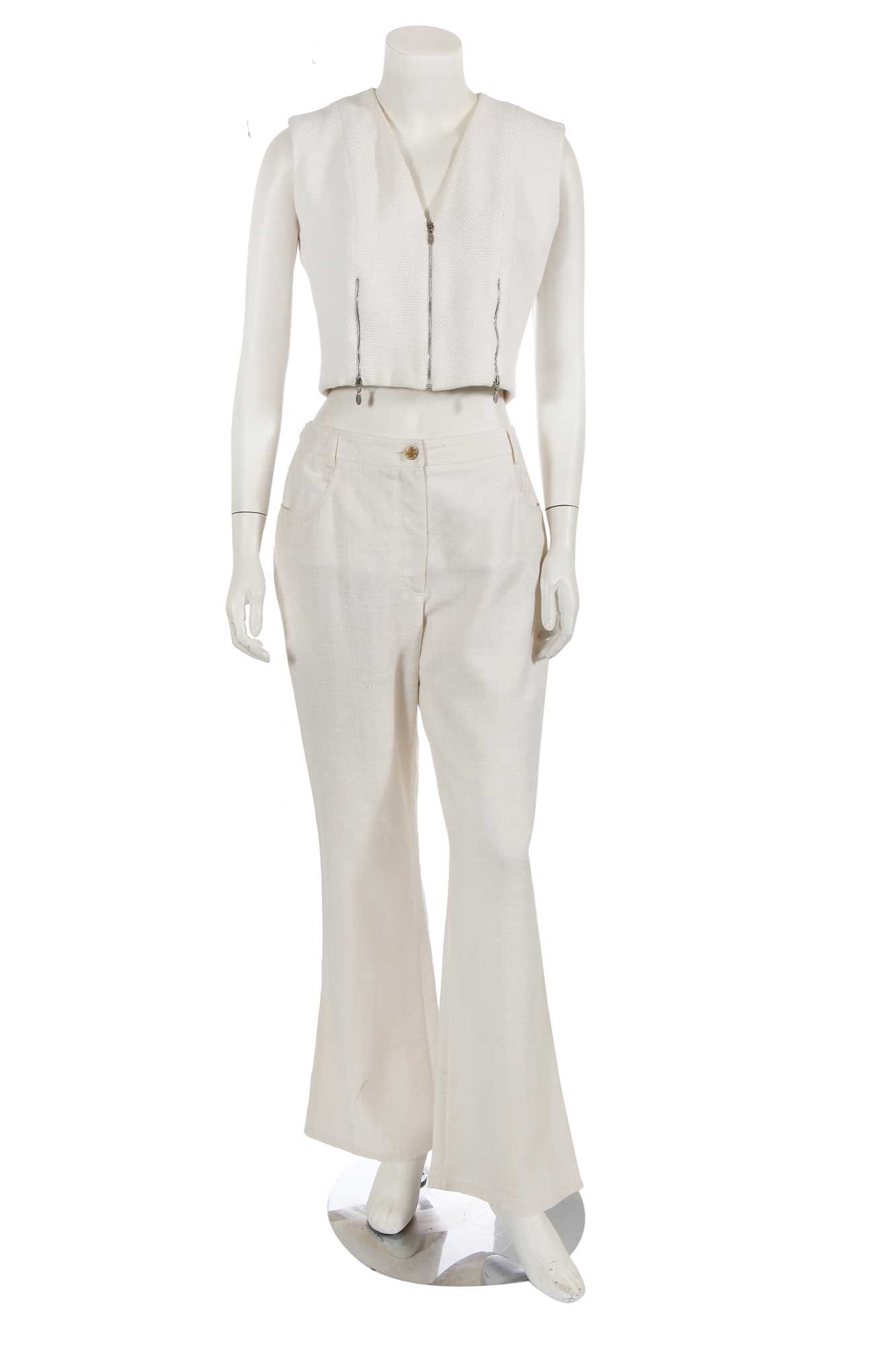 Lot 216 - A Chanel by Karl Lagerfeld white cotton and linen ensemble, 2000-2001