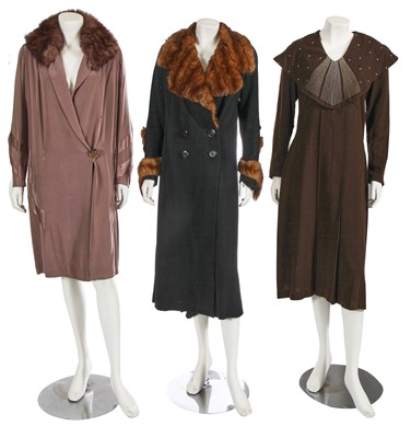 Lot 742 - A group of 1930s daywear