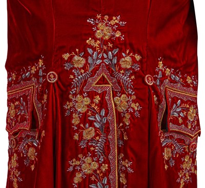 Lot 6 - Randy Quaid's 1780s style court suit as King Carlos IV in the film 'Goya's Ghosts' 2006