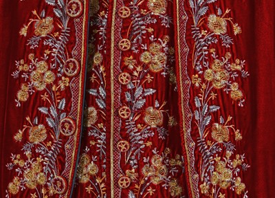 Lot 6 - Randy Quaid's 1780s style court suit as King Carlos IV in the film 'Goya's Ghosts' 2006