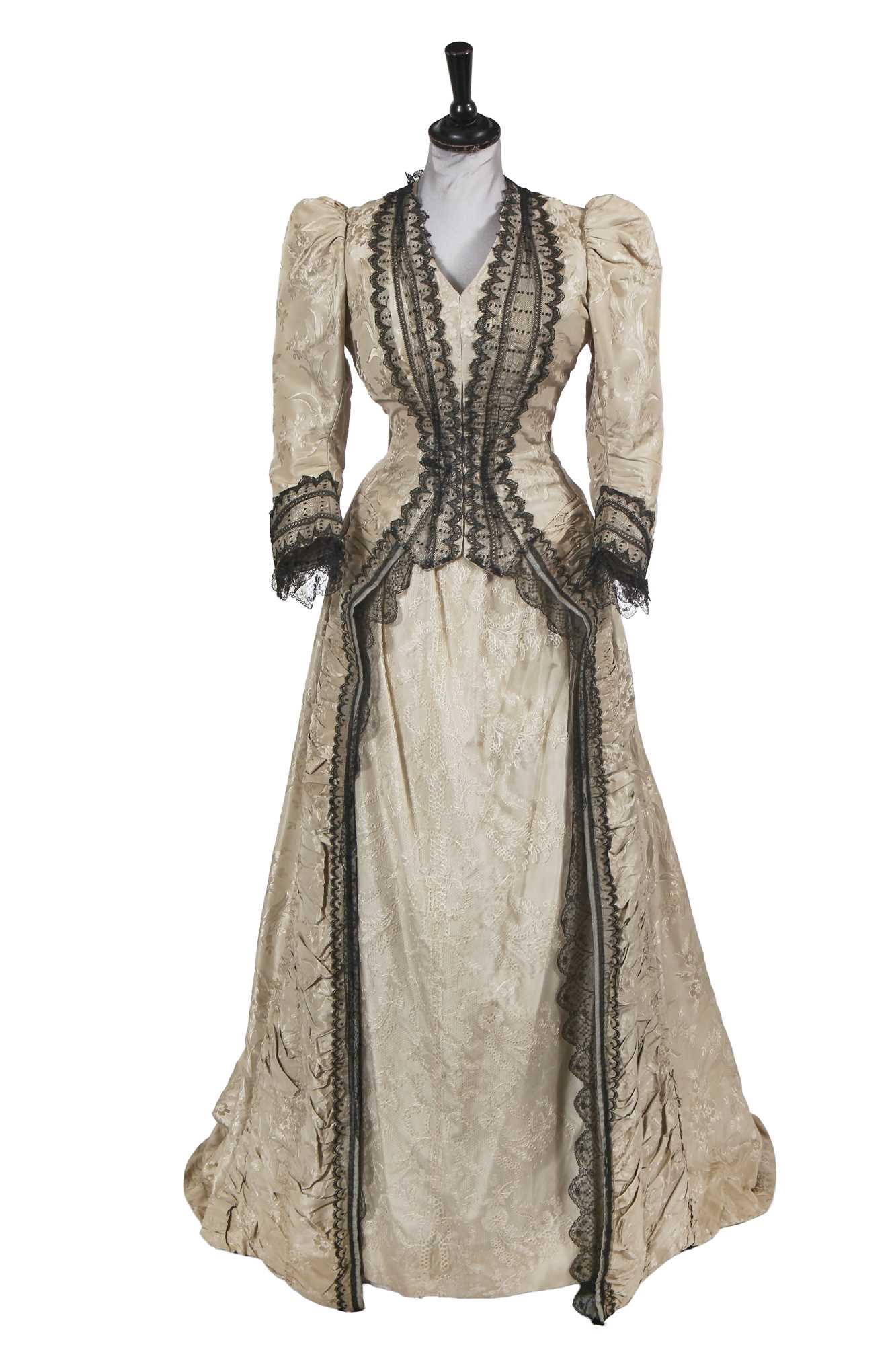 Lot 27 - Elizabeth Taylor's costume as Nadina Bulichoff in the film 'Young Toscanini', 1988