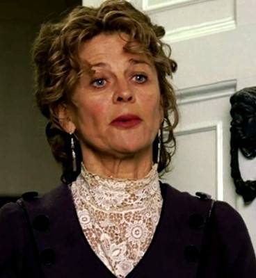 Lot 36 - Julie Christie's costume as Emma Du Maurier in the film 'Finding Neverland', 2004
