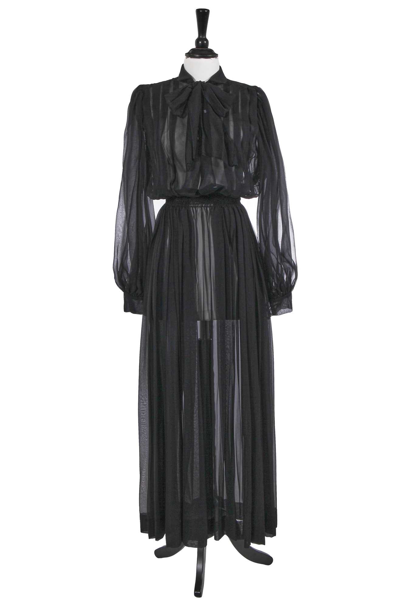 Lot 65 - Marion Cotillard's costume as Edith Piaf in the film 'La Vie en Rose' 2007