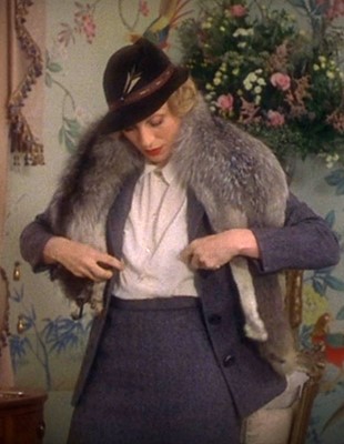 Lot 61 - Kristin Scott Thomas' costume as Sylvia McCordle in the film 'Gosford Park' 2001