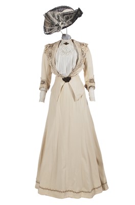 Lot 39 - Uma Thurman's costume as Charlotte Stant in the film 'The Golden Bowl', 2000