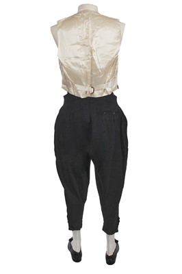 Lot 165 - A Meyer & Mortimer complete navy velvet court livery, 1928