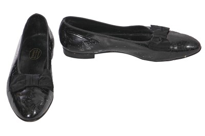 Lot 165 - A Meyer & Mortimer complete navy velvet court livery, 1928