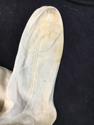 Lot 165 - A Meyer & Mortimer complete navy velvet court livery, 1928