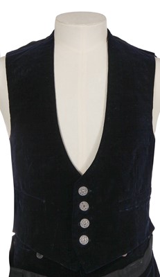 Lot 165 - A Meyer & Mortimer complete navy velvet court livery, 1928