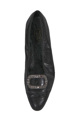 Lot 166 - A Sandon & Co Ltd navy velvet court livery, 1929