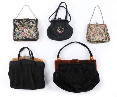 Lot 86 - A group of evening and day bags, mostly 1930s,...