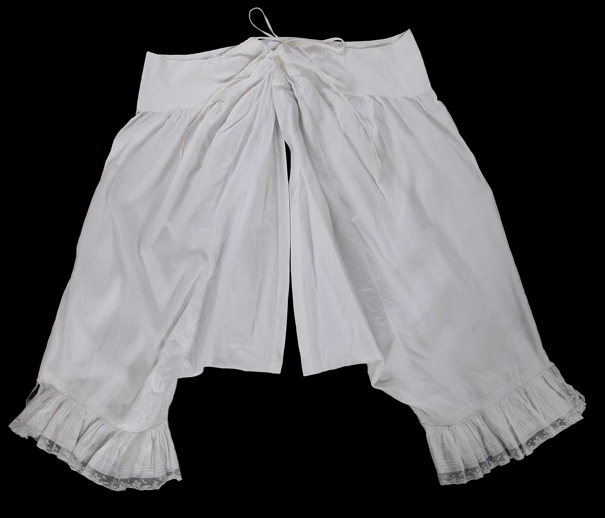 Lot 826 - A pair of white cotton bloomers belonging to