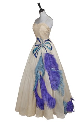 Lot 515 - A Maggy Rouff haute couture ivory silk organza evening gown, late 1930s