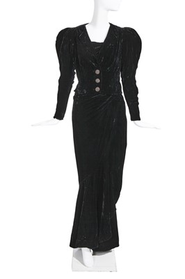 Lot 514 - A Maggy Rouff haute couture black velvet ensemble, late 1930s