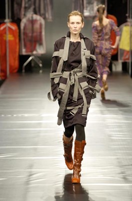 Lot 347 - A Vivienne Westwood grey viscose bondage ensemble, 'Exhibition' collection, Autumn-Winter 2004-05