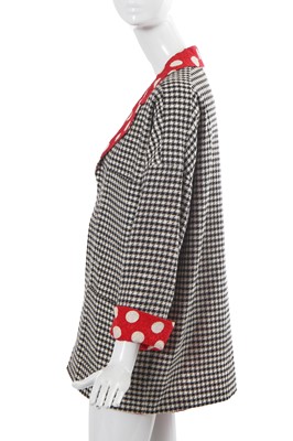 Lot 47 - A Chanel by Karl Lagerfeld black and white houndstooth jacket, Spring-Summer 1987
