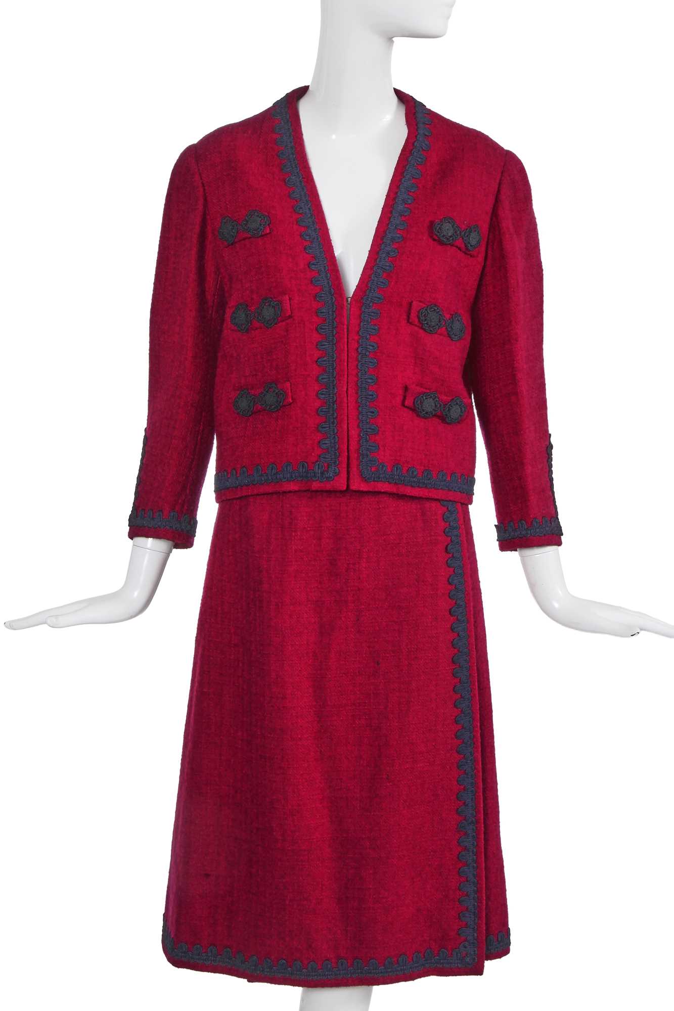 Lot 62 - An haute couture suit, attributed to Chanel, probably late 1960s