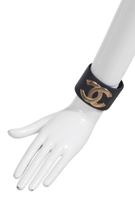 Lot 5 - A Chanel by Karl Lagerfeld black leather cuff bracelet, ‘La Modernité de l’Antiquité’ collection, Cruise 2018