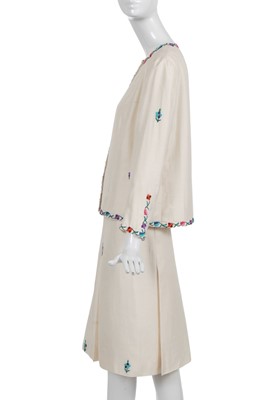 Lot 55 - A Chanel haute couture silk summer suit, circa 1979