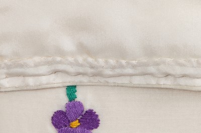 Lot 55 - A Chanel haute couture silk summer suit, circa 1979