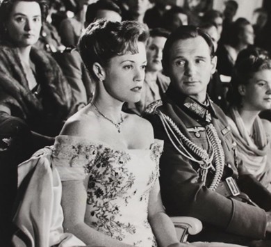 Lot 67 - Melanie Griffith's evening gown worn as Linda Voss in 'Shining Through', 1992