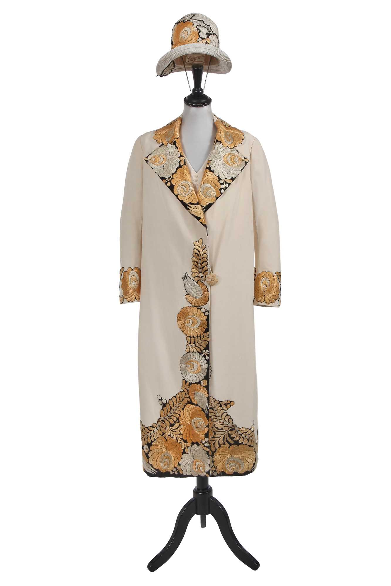 Lot 40 - Margot Robbie's costume as Daphne Milne in the film 'Goodbye Christopher Robin, 2017