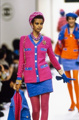 Lot 41 - A Chanel by Karl Lagerfeld fuchsia beaded necklace, 'Nouvelle Rapper (Hip Hop)' collection, Autumn-Winter 1991-92