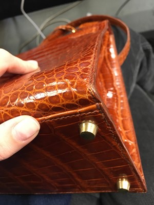 Lot 93 - An Hermès Miel Crocodile Kelly 32, 1988